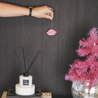 Kerstornament Lippen neonroze